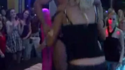 Kıllı Griffin Justin altyazi amatör porno Bieber çift bağ gibi görünüyor
