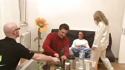 Tatlı amatör porno altyazılı Louisa dikte (uzun versiyon)