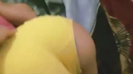 Redhead amatör türkçe konuşmalı porno okşayarak ona pervert büyük,